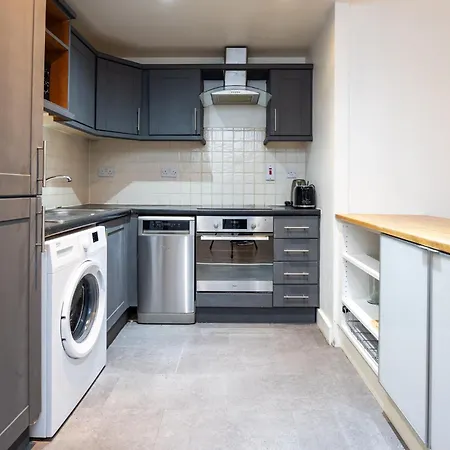 Contemporary 2br Flat In Dublin's Cultural Hub