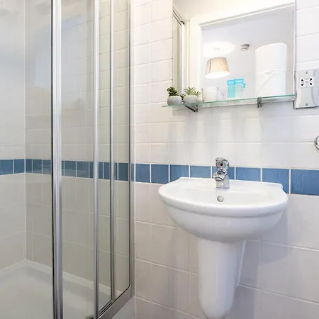 Contemporary 2br Flat In Dublin's Cultural Hub 더블린