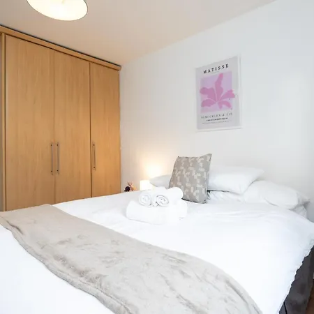 Contemporary 2br Flat In Dublin's Cultural Hub 아파트